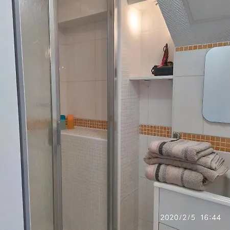 Apartment Brou-seillon : Entre Histoire Et Nature *