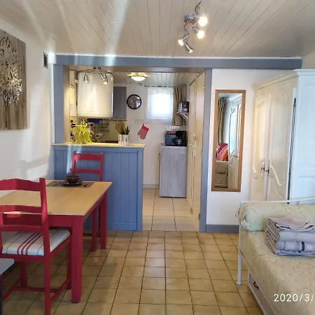 Apartment Brou-seillon : Entre Histoire Et Nature *